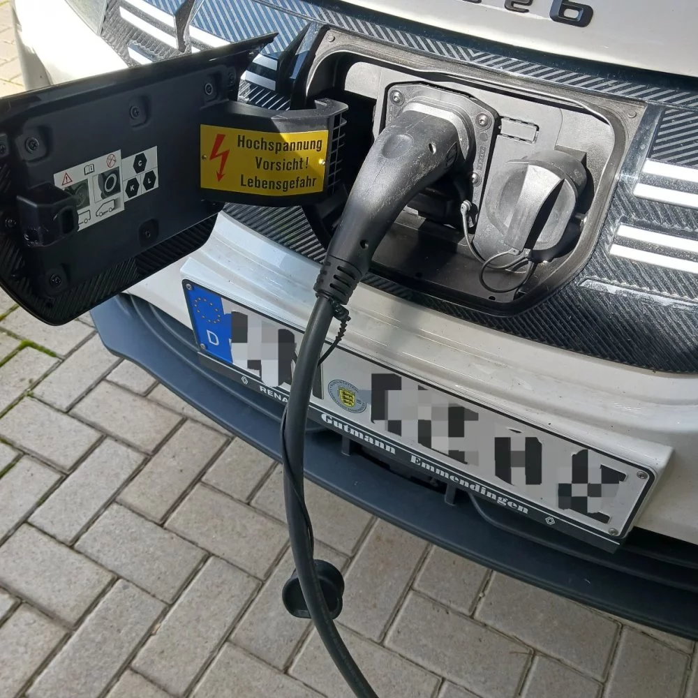 DIY Regenschutz über der Verriegelungsnase.webp
