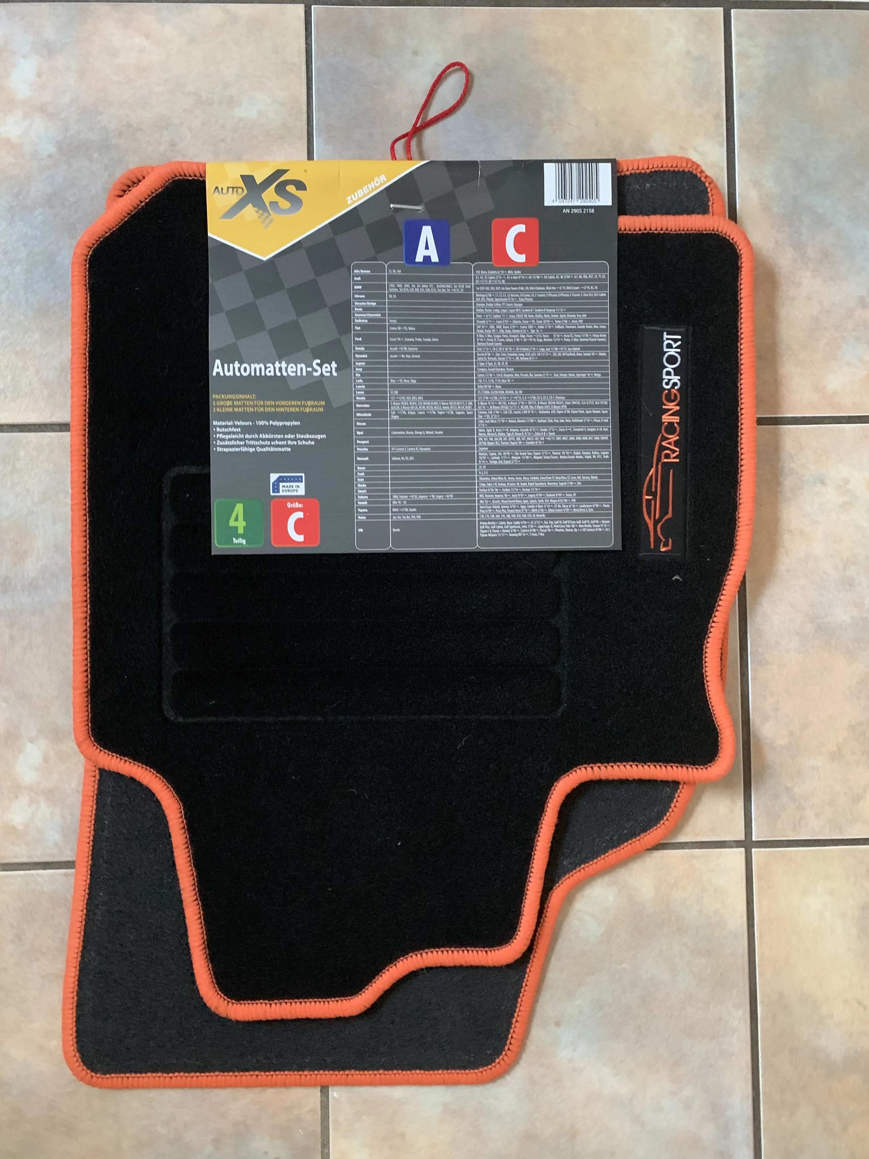 Biete Universal Fußmatten Aldi Nord orange umkettelt Dacia Spring