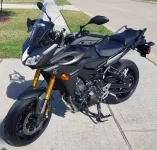 Yamaha_MT-09_Tracer_(FJ-09).webp