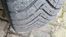 Reifen detail rechts Vorderachse.webp