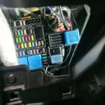 Sicherungskasten Fahrerseite unten offen_113617.webp