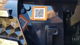 Anschlagpuffer, geöffnete Ladeklappe .webp